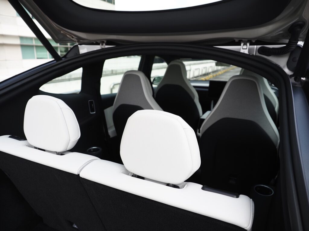 [Car Review] Tesla Model Y L - The Tesla Big Families Have Been Waiting For - Alvinology