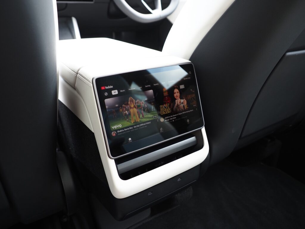 [Car Review] Tesla Model Y L - The Tesla Big Families Have Been Waiting For - Alvinology