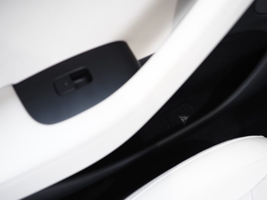 [Car Review] Tesla Model Y L - The Tesla Big Families Have Been Waiting For - Alvinology