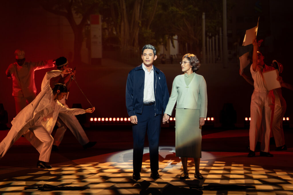 [Review] Moonlit City English Version: A Timeless Love Story of Mr and Mrs Lee Kuan Yew Reimagined for a Wider Audience - Alvinology
