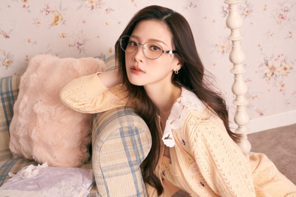 Lenskart Brings 2026 Eyewear Collections to Junction 8 with Hwang Min-Hyun Appearance - Alvinology