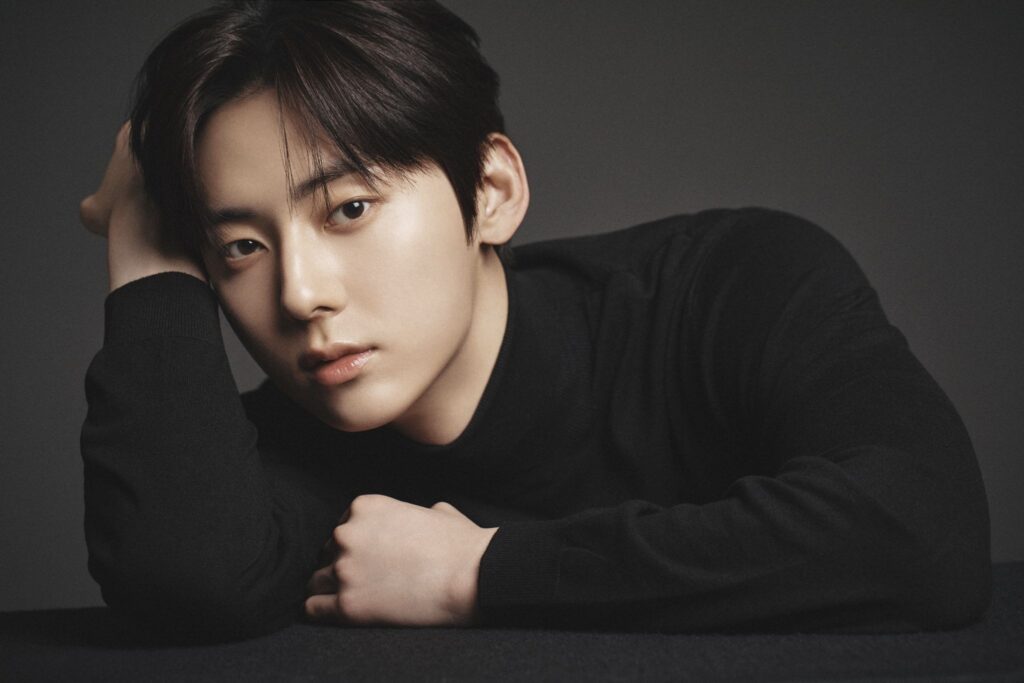 Lenskart Brings 2026 Eyewear Collections to Junction 8 with Hwang Min-Hyun Appearance - Alvinology