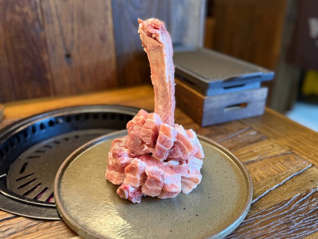 WHUCHU Opens At UE Square With Aged Jeju Pork And A Smoke-Free Korean BBQ Experience - Alvinology