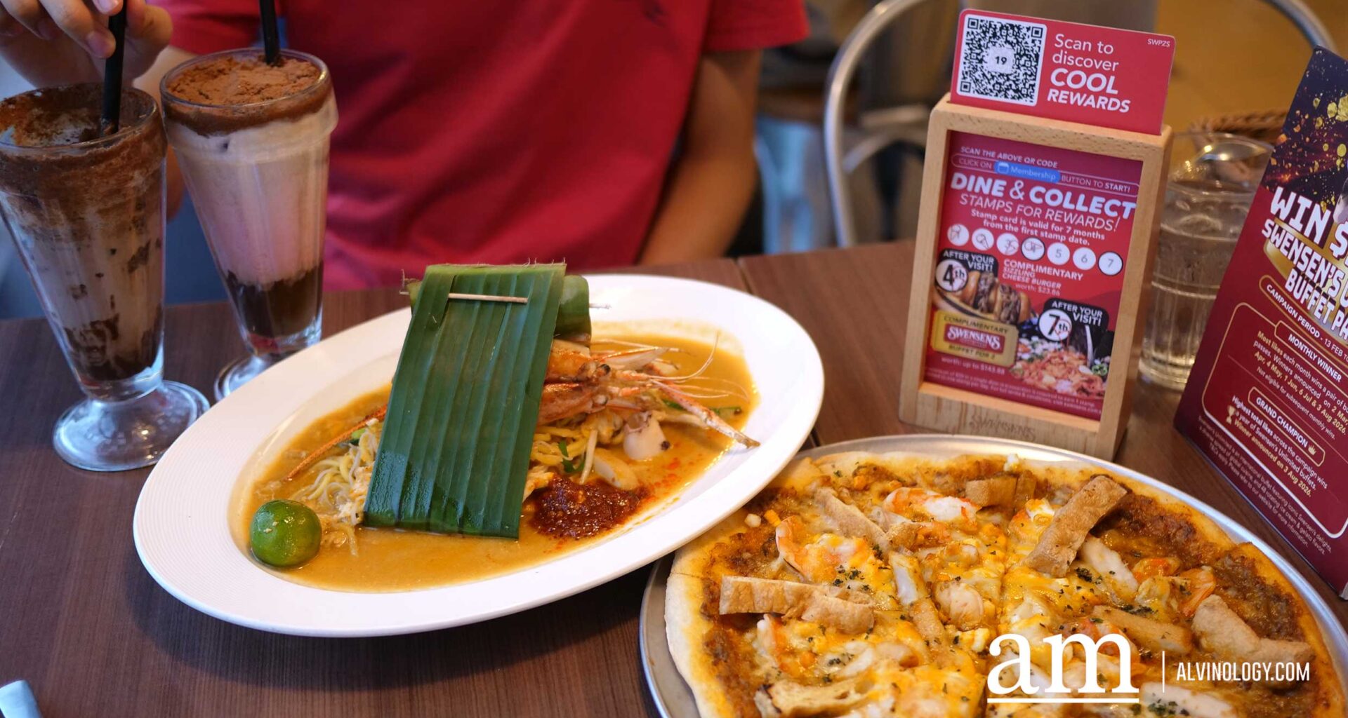 [Review] From Jumbo Blue Prawn Hokkien Mee to Muah Chee Waffles: Swensen's Delights with Reimagined Local Classics for SG61 - Alvinology