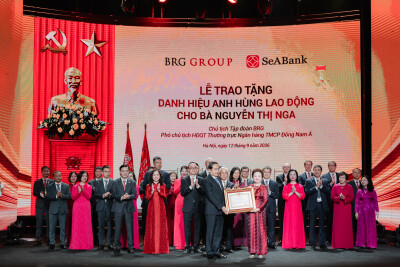 Entrepreneur Nguyen Thi Nga conferred Labor Hero, BRG Group and SeABank awarded First-class Labor Medals - Alvinology