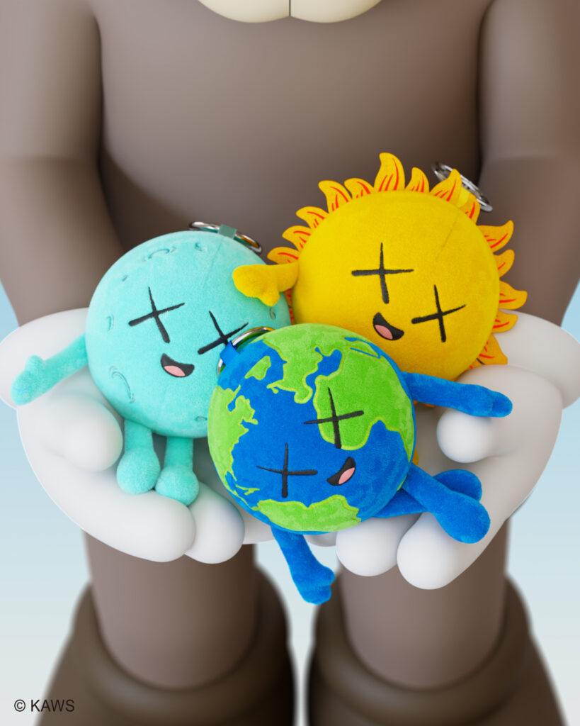 KAWS and UNIQLO Reunite for New KAWS UNIVERSE UT Collection - Alvinology