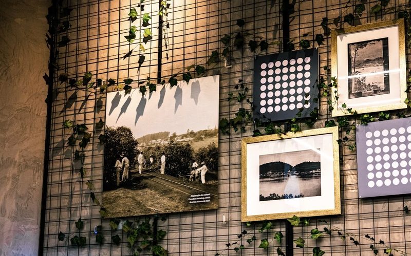 Creative Ways to Frame Art and Collectibles - Alvinology
