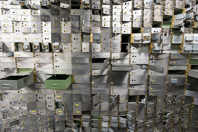 5 Things Singaporeans Should Know Before Storing Jewellery, Gold or Important Documents - Alvinology