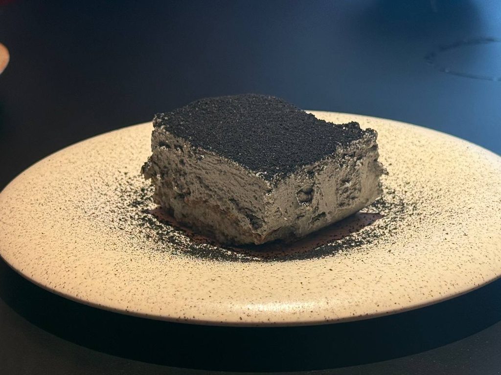 If You Love Ordering A Bit Of Everything, You’ll Like AO, Claymore’s Newest Dinner Spot - Alvinology