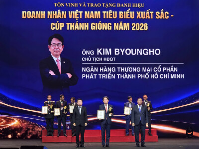 HDBank chairman honoured among Viet Nam’s outstanding entrepreneurs - Alvinology