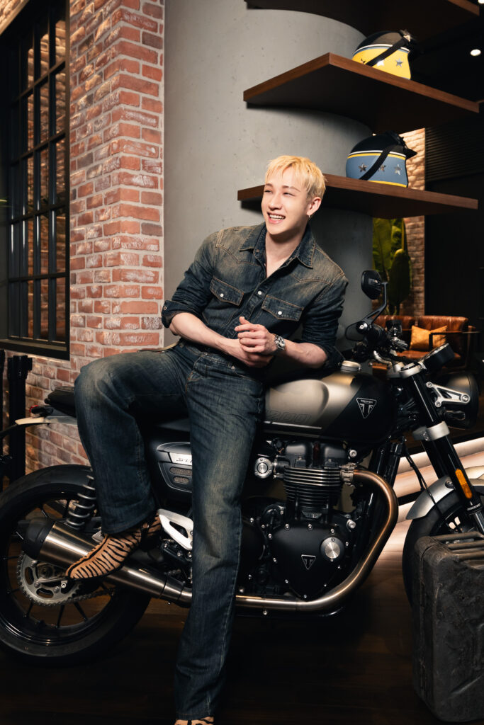 Stray Kids’ Bang Chan Meets Fans at Breitling’s F1 Pop-Up at Raffles City Singapore - Alvinology