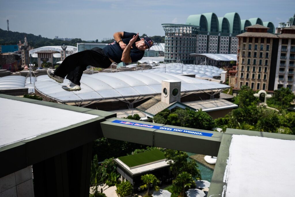 Red Bull Freerunners Race 90 Feet Above Resorts World Sentosa in High Altitude Challenge - Alvinology