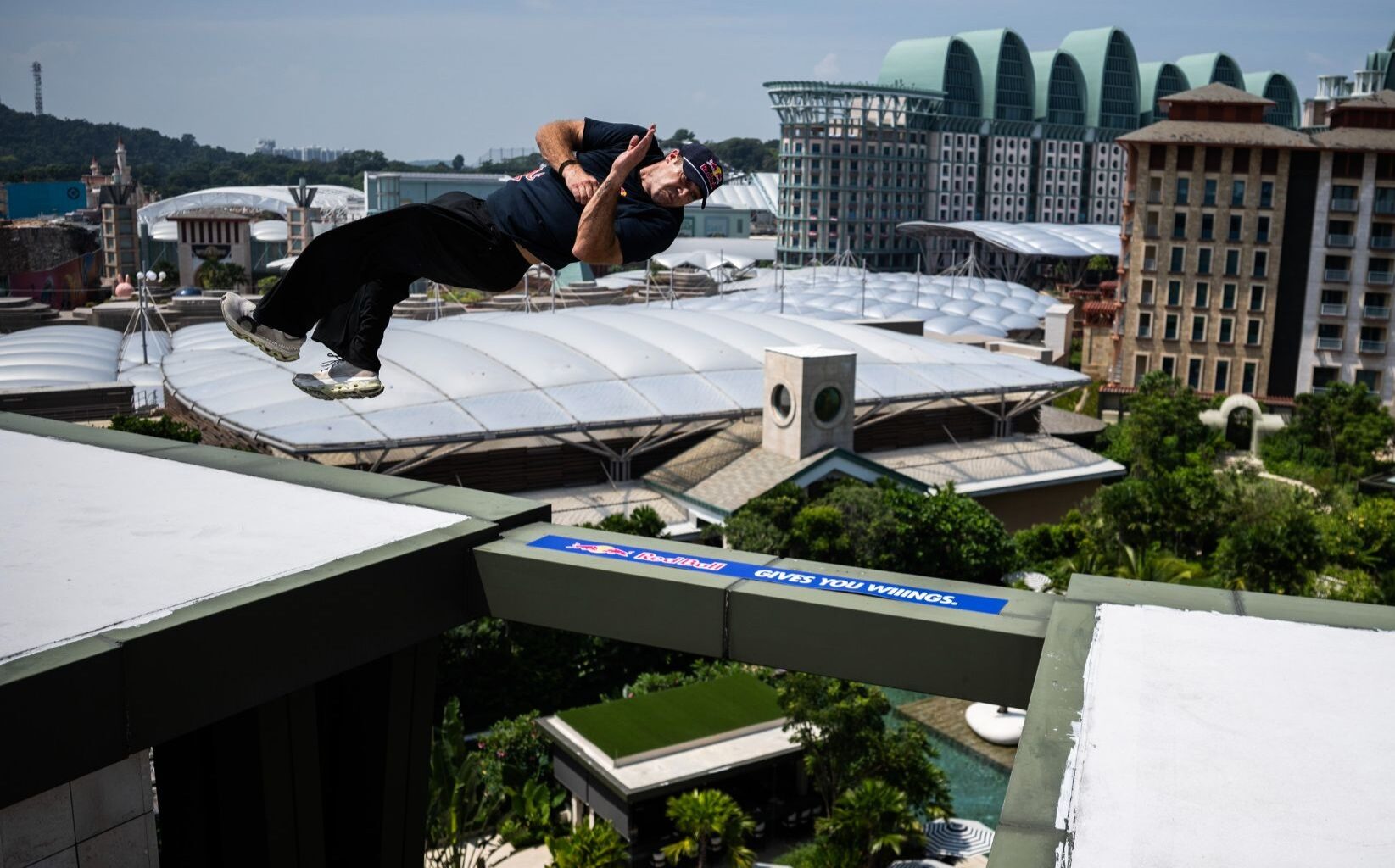 Red Bull Freerunners Race 90 Feet Above Resorts World Sentosa in High Altitude Challenge - Alvinology