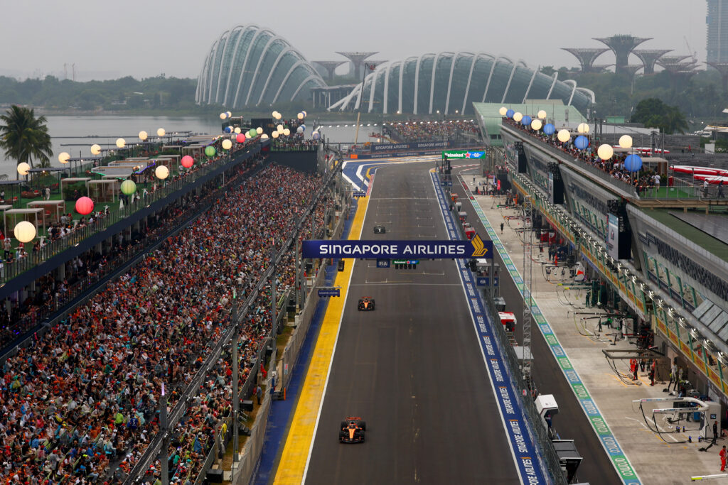 Singapore F1 Grand Prix 2026 Draws 301,294 Fans for Second Highest Attendance on Record - Alvinology