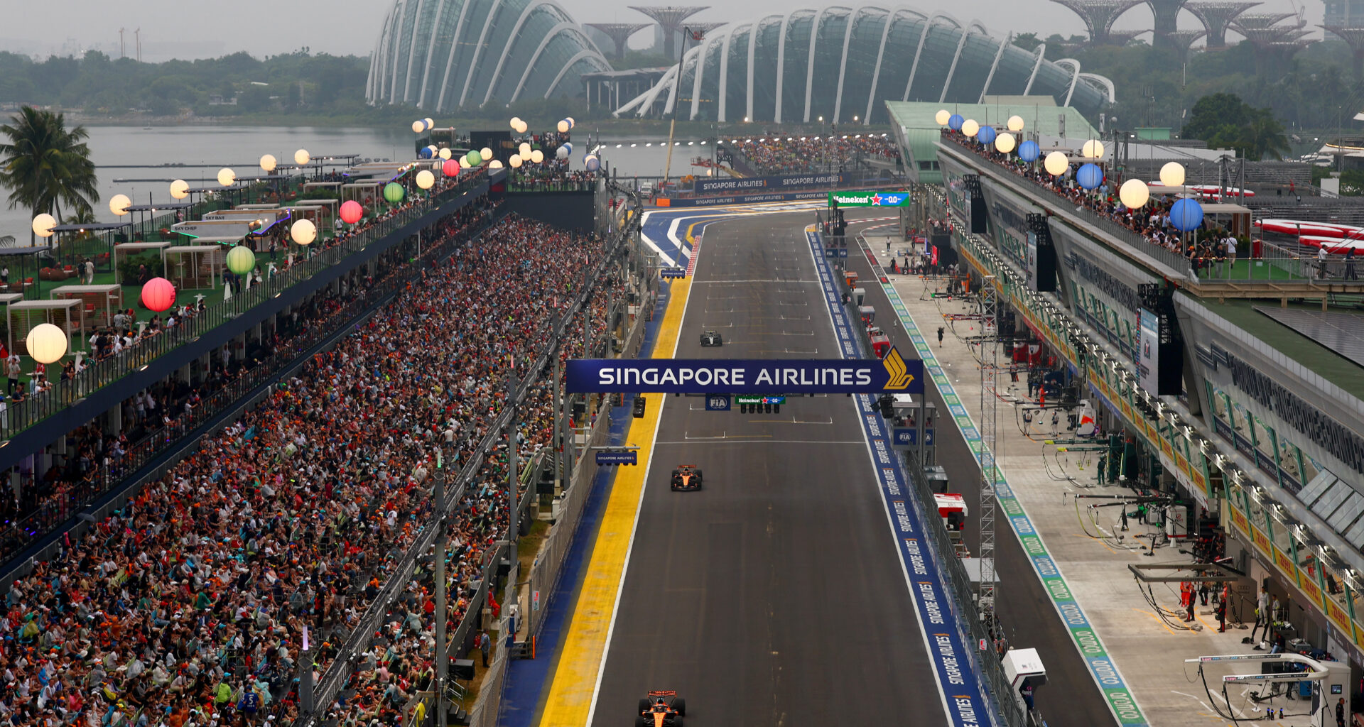 Singapore F1 Grand Prix 2026 Draws 301,294 Fans for Second Highest Attendance on Record - Alvinology