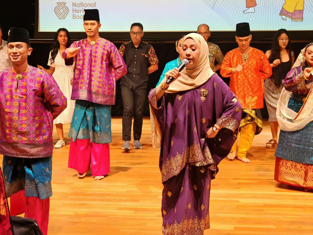 Singapore Joins Regional Bid to Get Zapin Inscribed on UNESCO Intangible Cultural Heritage List - Alvinology